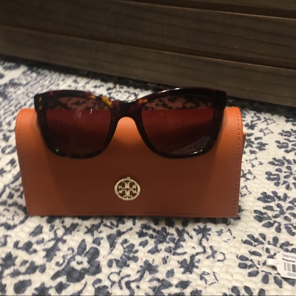 NEW TORY BURCH Women's Square Sunglasses - Picture 8 of 8